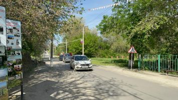 В преддверии 9 мая, сотрудники Раздорского этнографического музея-заповедника совершили автопробег на территории станицы Раздорской, на оформленных авто ко Дню Победы.